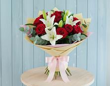 Букет цветов из:  Лилии и Розы в Сарс