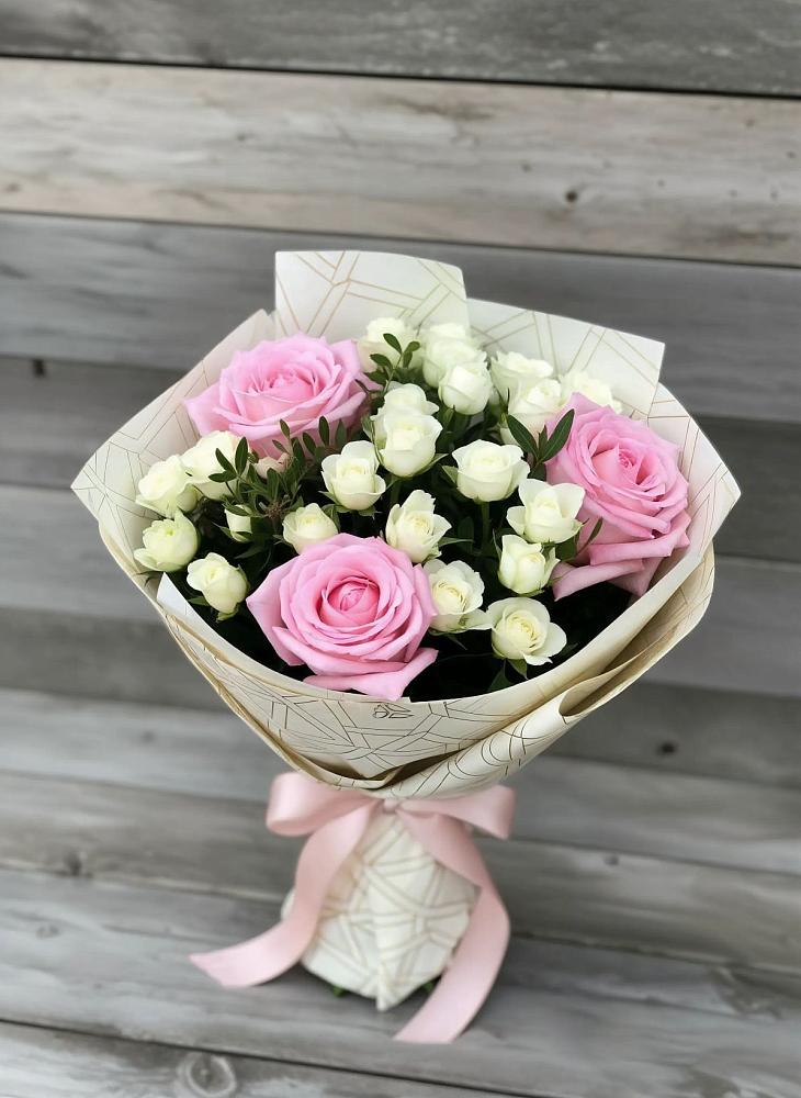 Букет цветов из: Розы в Сарс