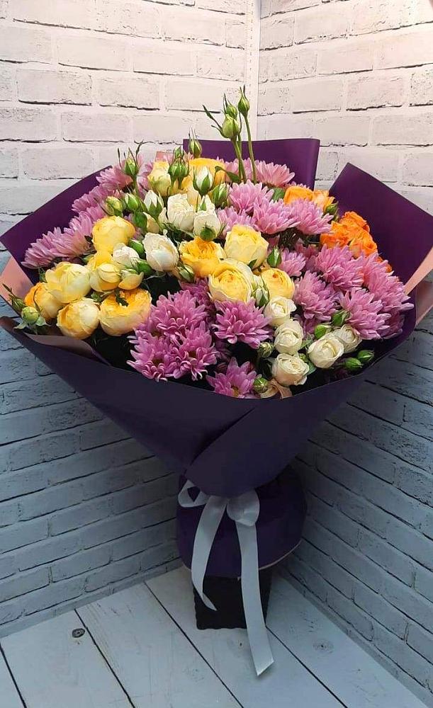 Букет цветов из: Хризантемы и Розы в Сарс