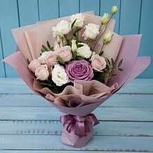 Букет цветов из:  Розы и Лизиантусы в Сарс