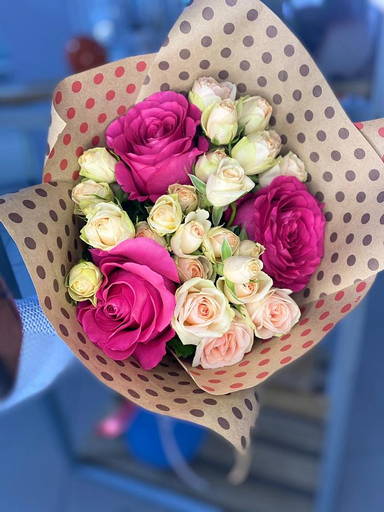 Букет цветов из: Розы в Сарс