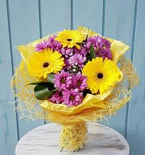 Букет цветов из:  Хризантемы и Герберы в Сарс