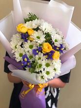 Букет цветов из:  Ирисы, Хризантемы и Розы #REPLACE_PRED# Сарс