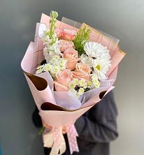 Букет цветов из:  Хризантемы и Розы в Сарс