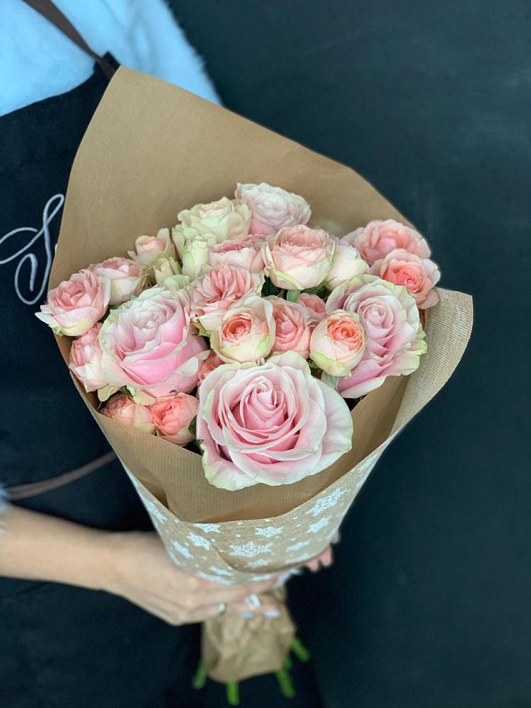 Букет цветов из: Хризантемы и Розы в Сарс