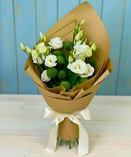 Букет цветов из:  Хризантемы и Лизиантусы в Сарс