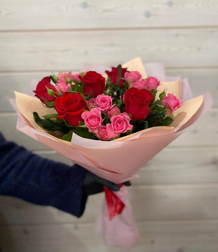Букет цветов из: Розы в Сарс