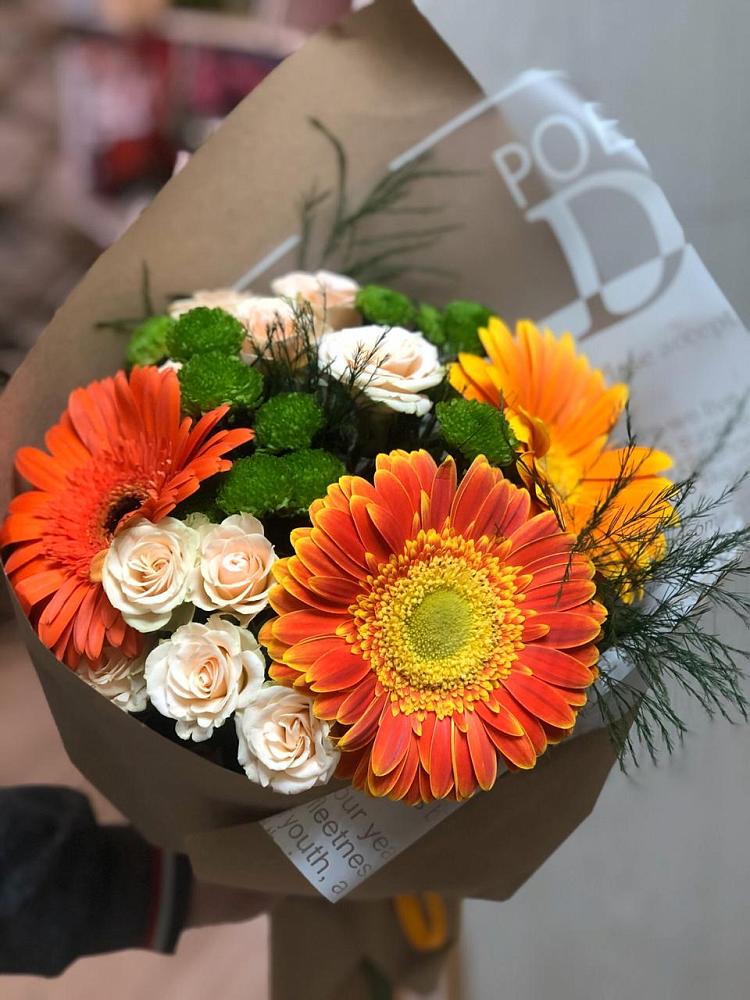 Букет цветов из: Герберы, Хризантемы и Розы в Сарс
