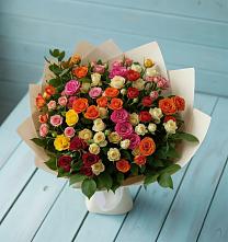 Букет Микс из разноцветных кустовых роз в Сарс